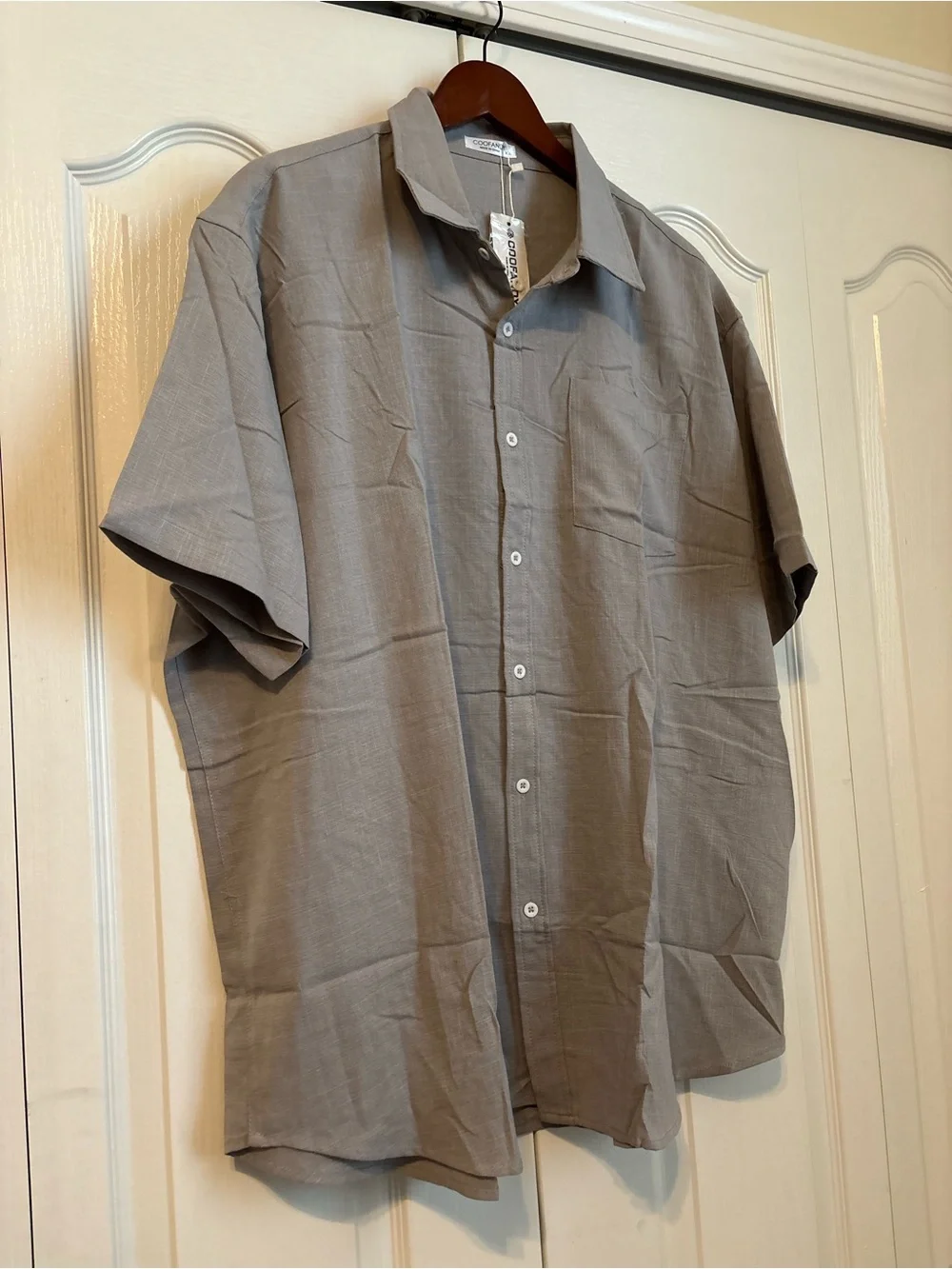 COOGI Men's Light Gray Short Sleeve Button-Down Shirt